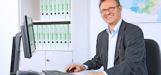 Свяжитесь с нашим офисом @ 